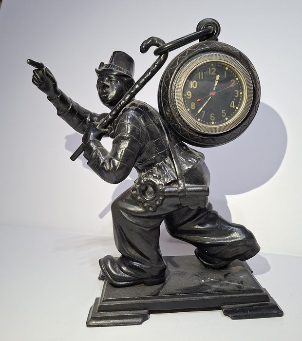 Часы Хранитель времени