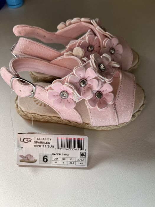 Sandale Ugg fetite ,22.5!