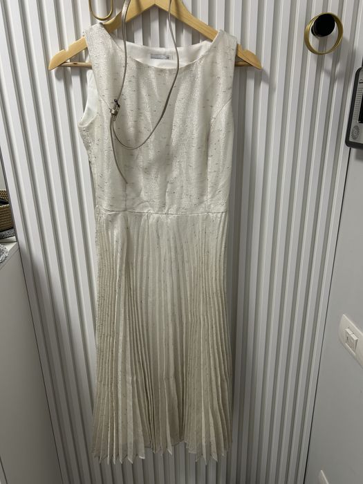 Rochie albă plisată