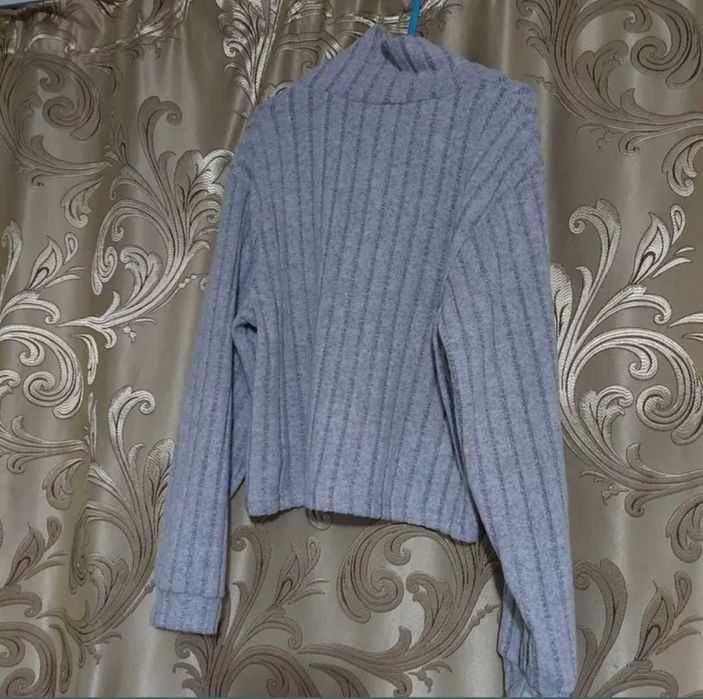 Pulover tricot subțire pe gât