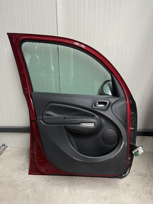 Ușa/Uși Citroen C3 Picasso 2009 cu perdeluța