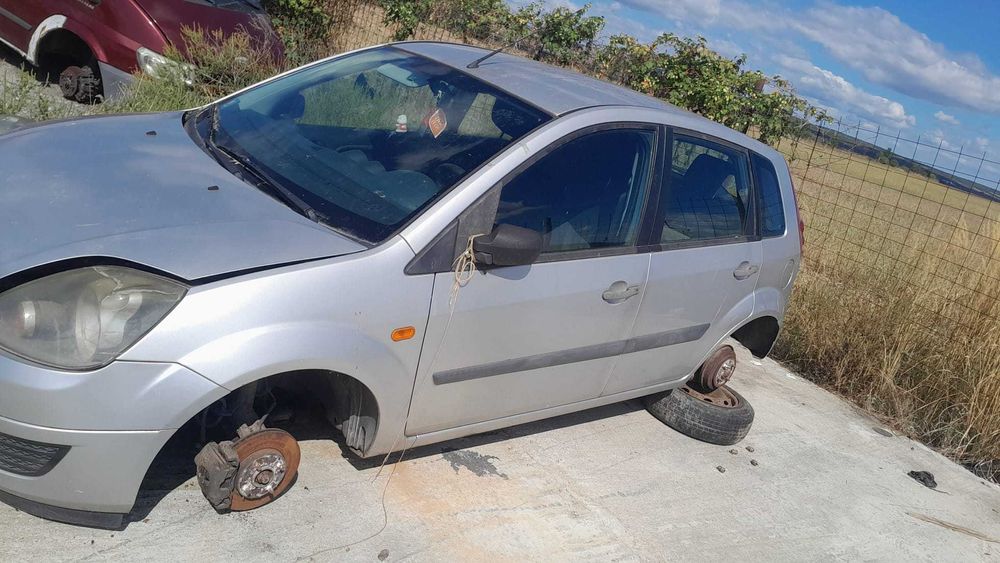 Ford Fiesta bara fata,bara spate,stopuri,faruri,usi,moto