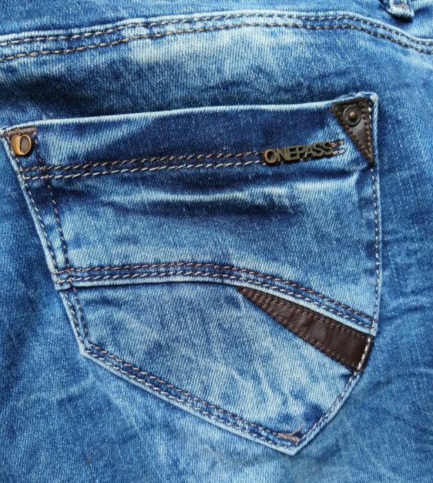 Дамски дънки с кафеви кожени елементи по джобовите