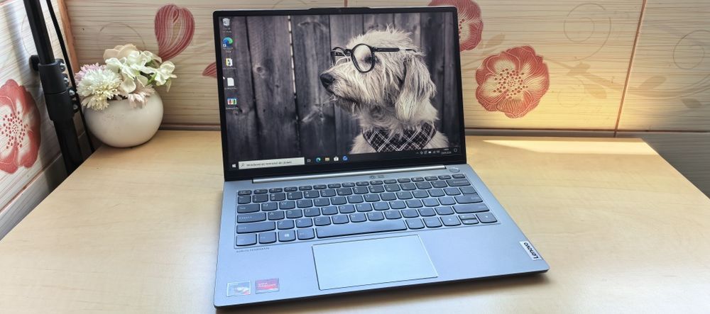 Laptop Lenovo ThinkBook 13s_4K_Ryzen 7 5800U // 16GB LDDR4X // 512GB SSD // 4K 13.3"IPS - - 5-6 Ore bateria // 10 din 10 - NOU // FULL Aluminiu