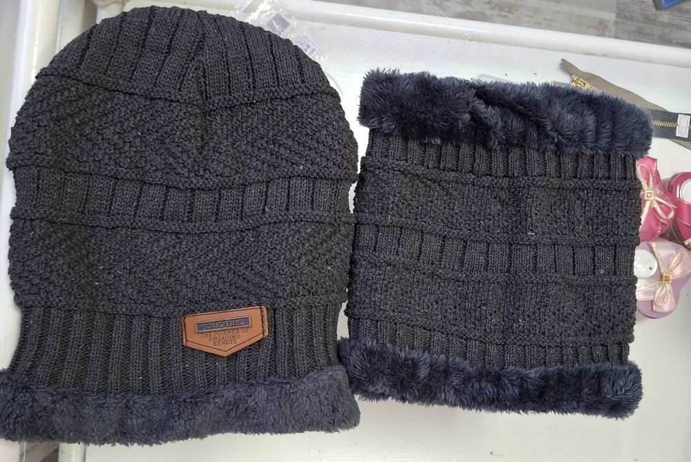 Продавам чисто нови зимни шапки на ПРОМОЦИЯ!!!