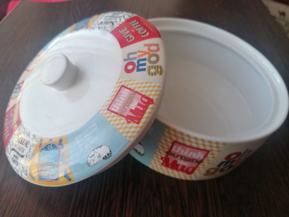 Bol portelan chinezesc cu capac ermetic