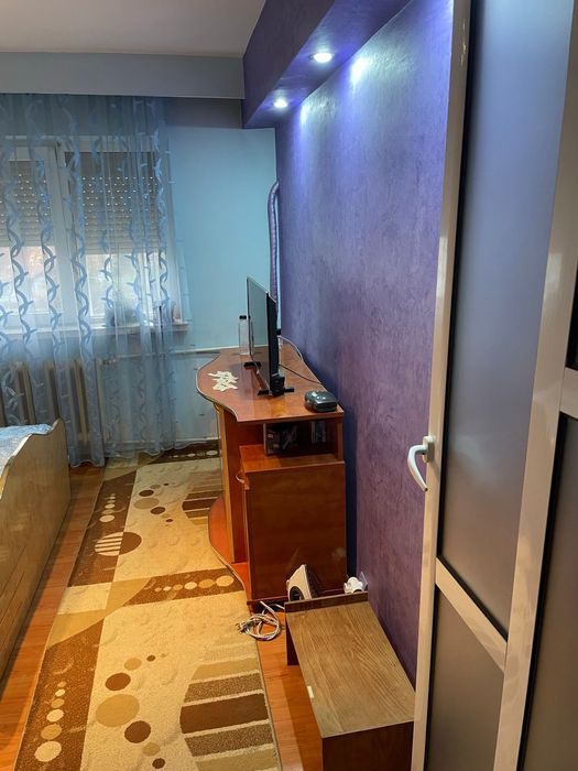 Inchirierez apartament cu 2 camere Decomandat Cornitoiu