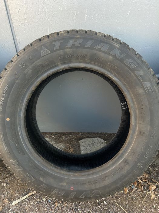 Продам зимние шины. ДИАМЕТР 15