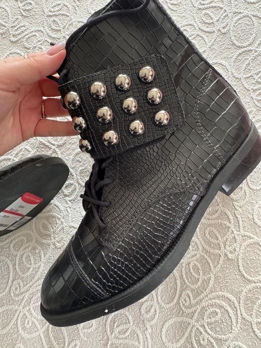 Schutz боти  нови с капси