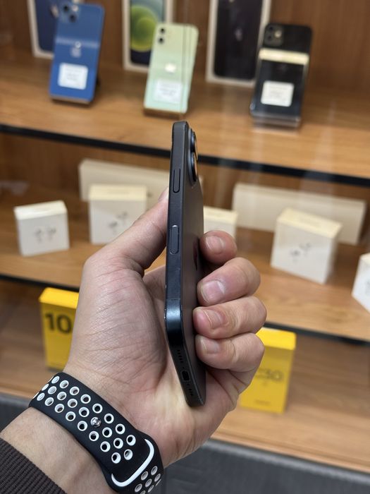 Продам IPhone 16, 256GB