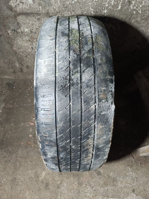 Продается шина в количестве 2 штуки