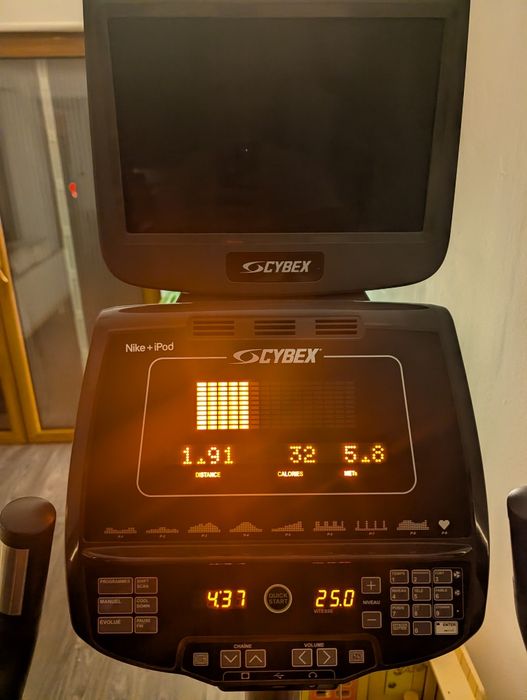 Bicicleta fitness profesionala Cybex