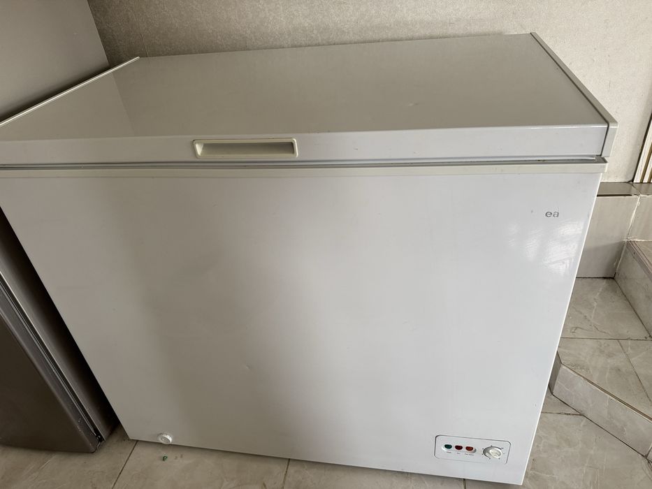 Продам морозильную камеру