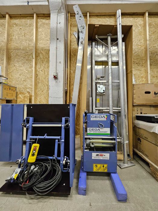 Elevator materiale GEDA Lift 250 Comfort – complet echipat, H=19,5m, 250 kg
