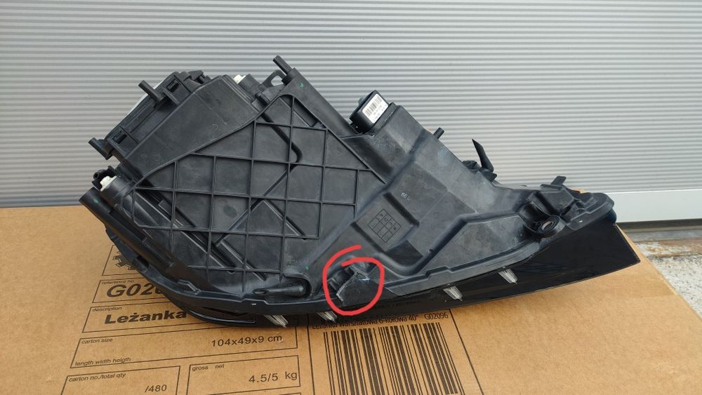 Ляв фар Фолксваген Тоуарег 2017г.