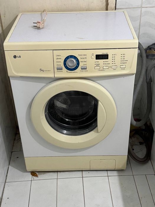 Sheriklikka kvartira bollarga