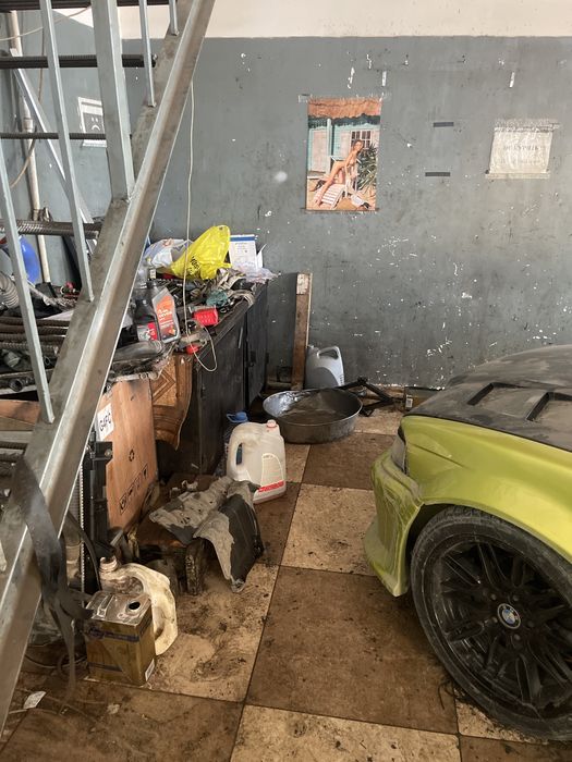 Место в автосервисе