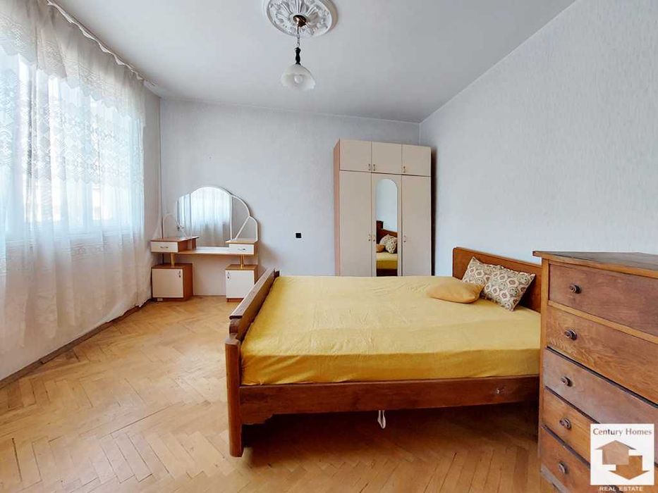 Продава се Четиристаен апартамент в Велико Търново, Център - 100 кв.м за 1330 €/кв.м - Снимка #5