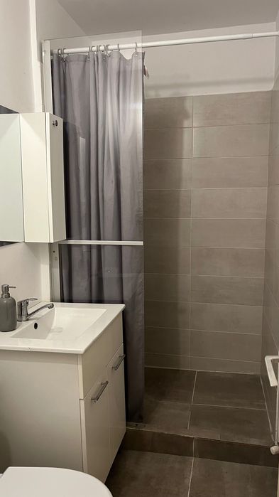 Vând Apartament cu 4 camere
