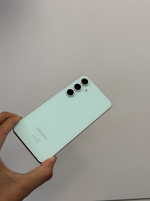 Отличен Samsung S24 FE 256 GB