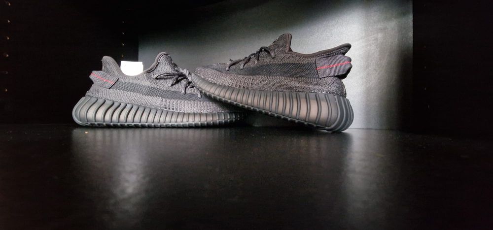 Yeezy Static Black