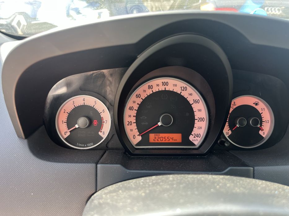 Kia Ceed 2008 – 1.6 – 3000 € negociabil