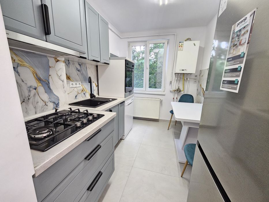 De inchiriat Apartament 2 camere, dormitor living, camara balcon