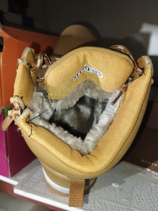 Ботинки женские зима 40 размер.