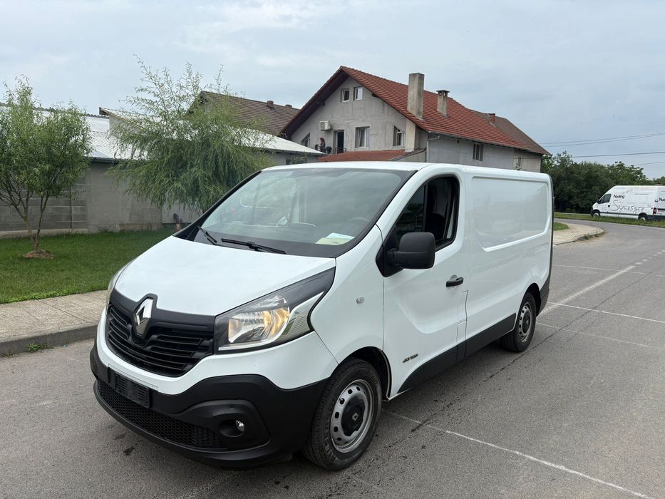 RENAULT Trafic 2017 — imagine 2