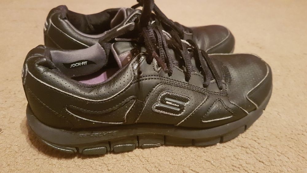 Vand pantofi sport de dama skechers