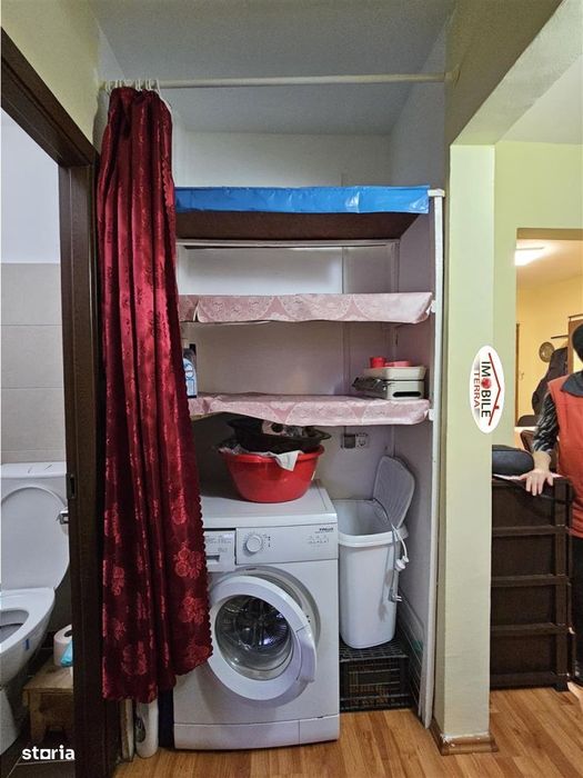 Apartament 3 camere decomandat cu pivnita de vanzare in Vasile Aaron