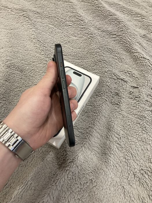 Аифон 15 в идеальном состоянии