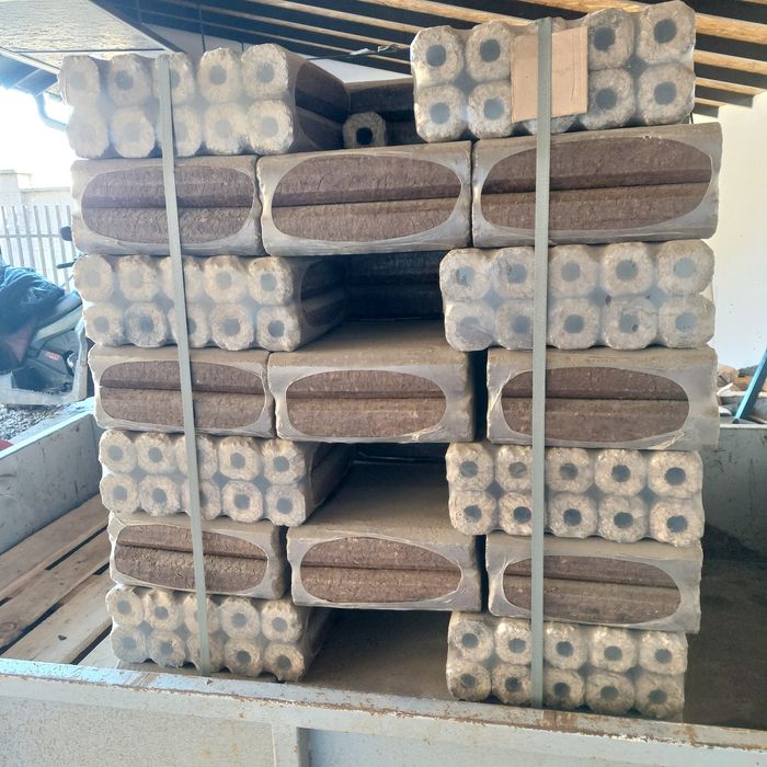 Vînd brichete de fag și carpen