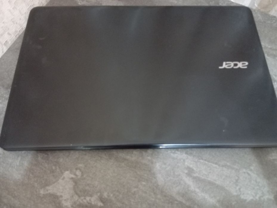 Ноутбук acer продаеться