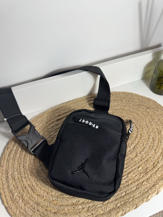 Jordan чантичка чанта bag