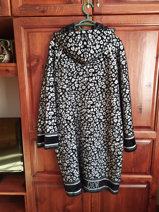 Чисто ново дамско палто, марка Кристиан Диор