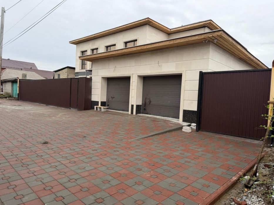 Коттедж дом 450 м2 в центре