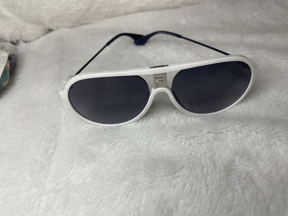 Оригинални дамски слънчеви очила FILA – с калъф