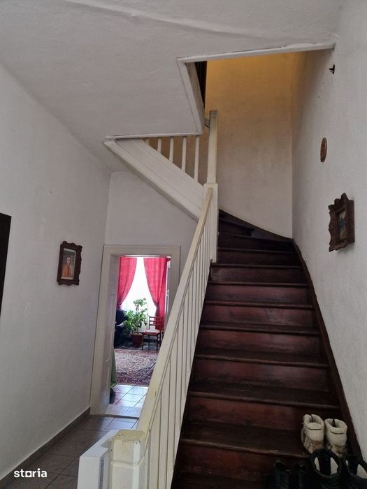 Casa in Bran - central, pretabila locuință, clinică, birouri (Moieciu)