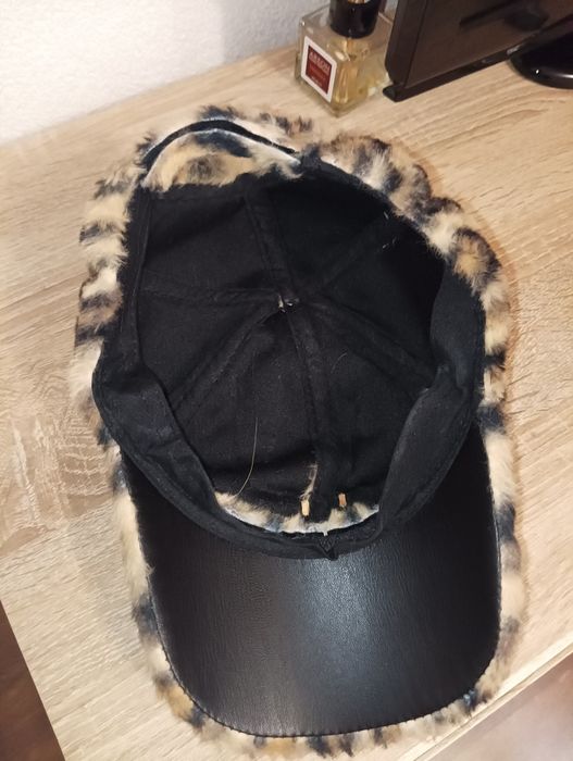 Шапка с козирка на DIOR