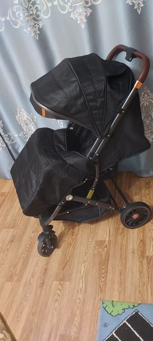 Коляска прогулочная INING BABY