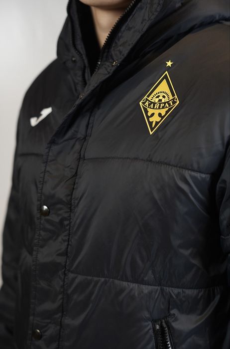 Длинная куртка joma новач