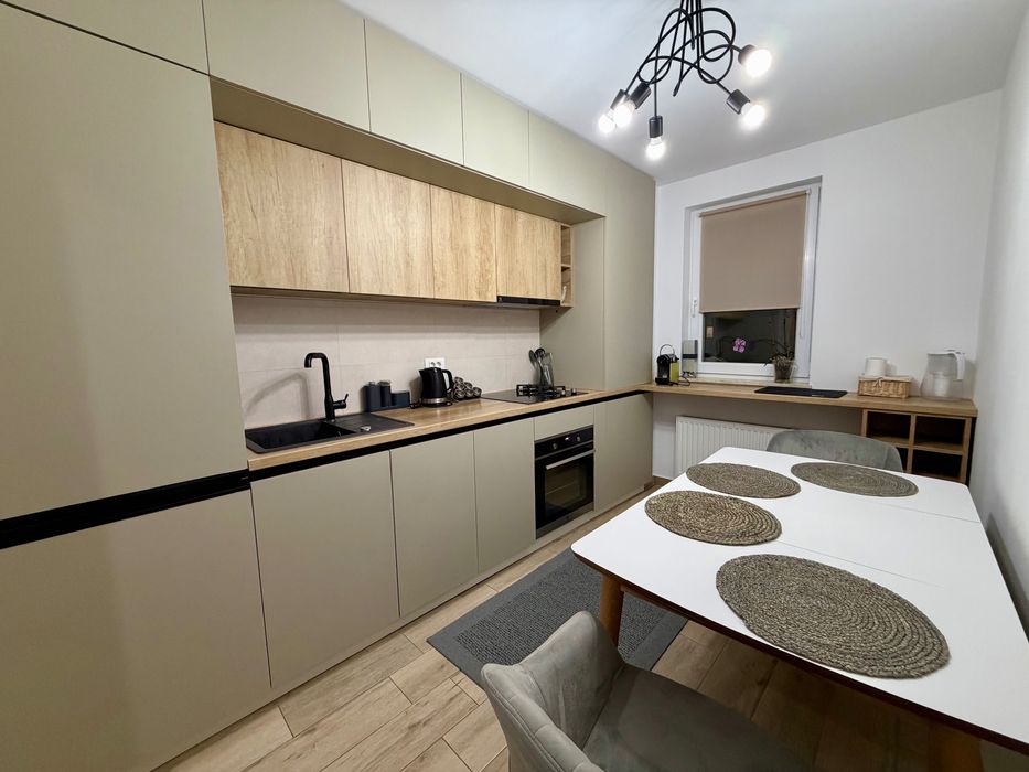 Chirie Apartament 2 camere decomandat | Urban Plaza Brașov | Parcare inclusă