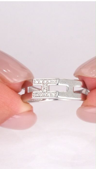 серебрянное кольцо с фианитом