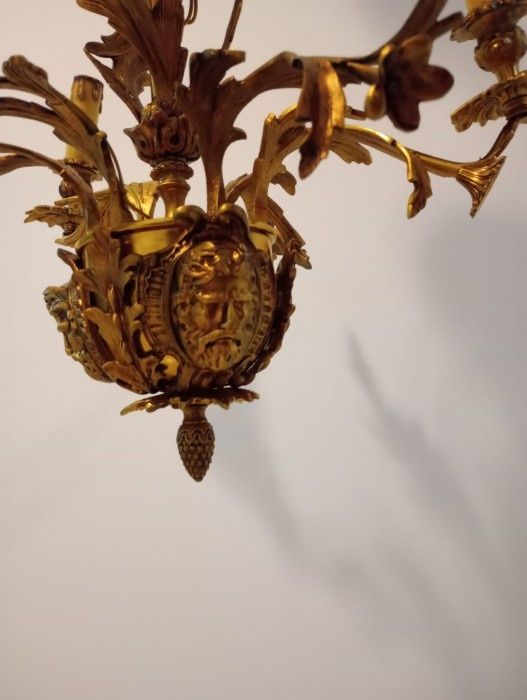 Deosebit candelabru din bronz Dore in stilul Rococo cu 3 brațe ,piesa