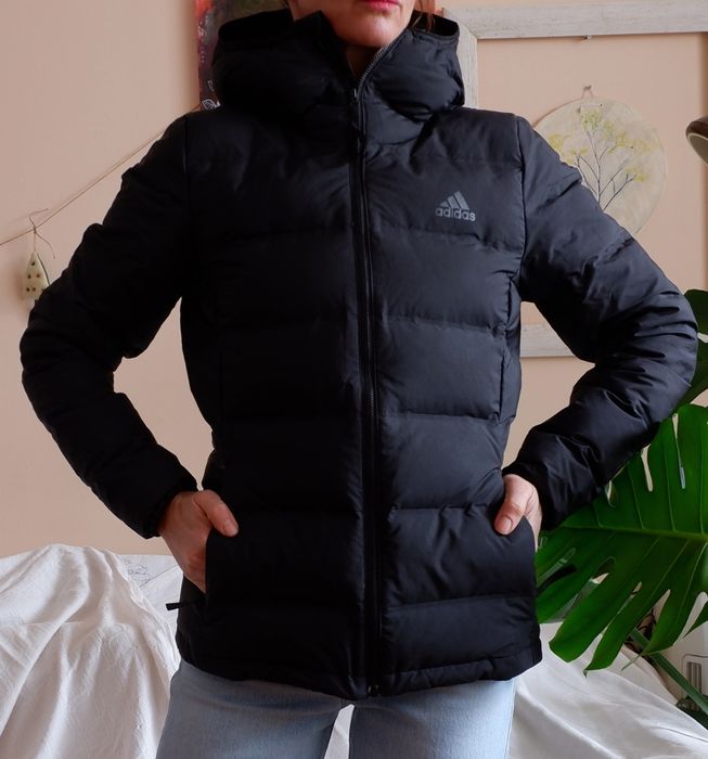 Пухенка Adidas Helionic down