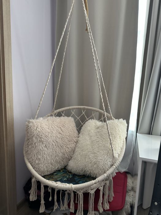 Люлка с мече и възглавнички