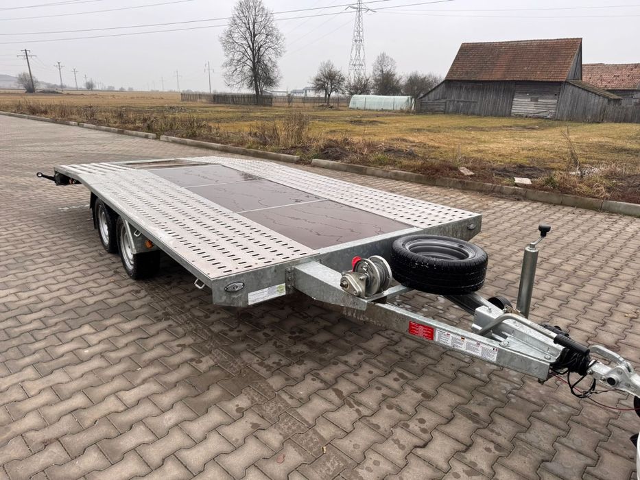 Platforma auto 4.5 M 2700 kg
