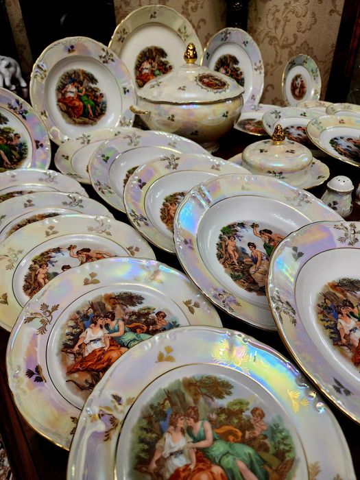 Столовый и Чайно-кофейный сервиз Мадонна "Золотая шишка " ГДР. Дёшево