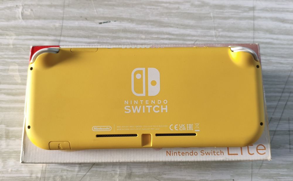 Nintendo Switch Lite + microSD 256 Gb